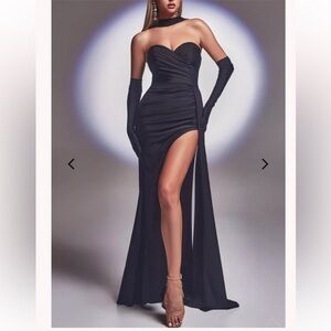 Strapless Stretch Gown Black w Sweetheart Neckline and Gloves